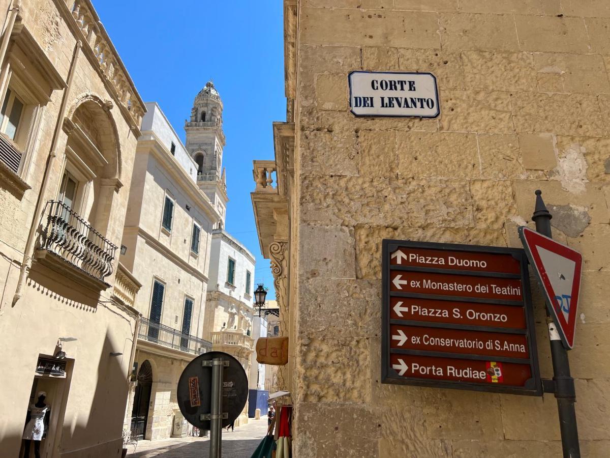 Ai Propilei Del Duomo Luxury Suite Lecce Exteriör bild