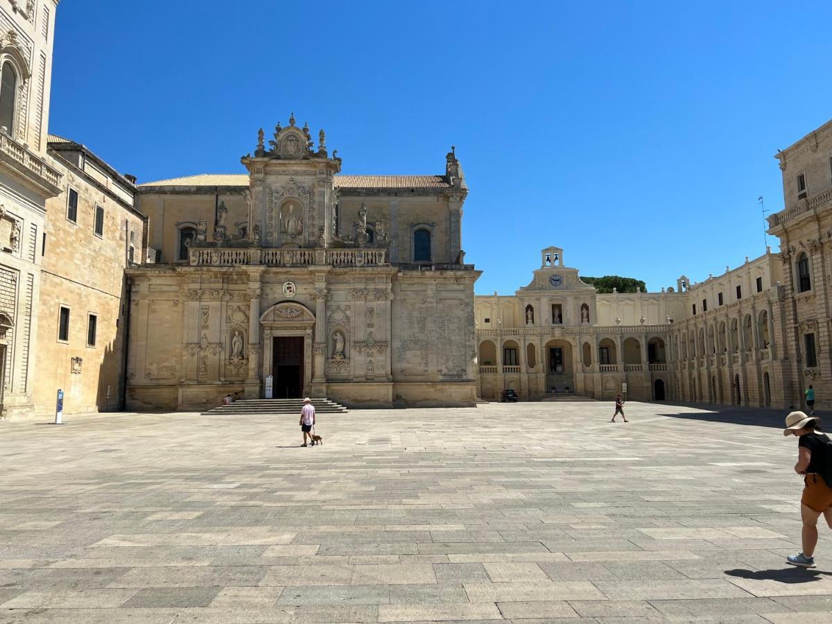 Ai Propilei Del Duomo Luxury Suite Lecce Exteriör bild