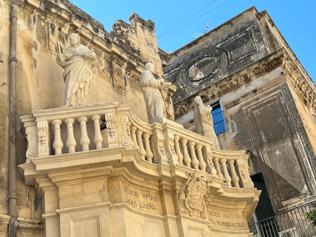 Ai Propilei Del Duomo Luxury Suite Lecce Exteriör bild